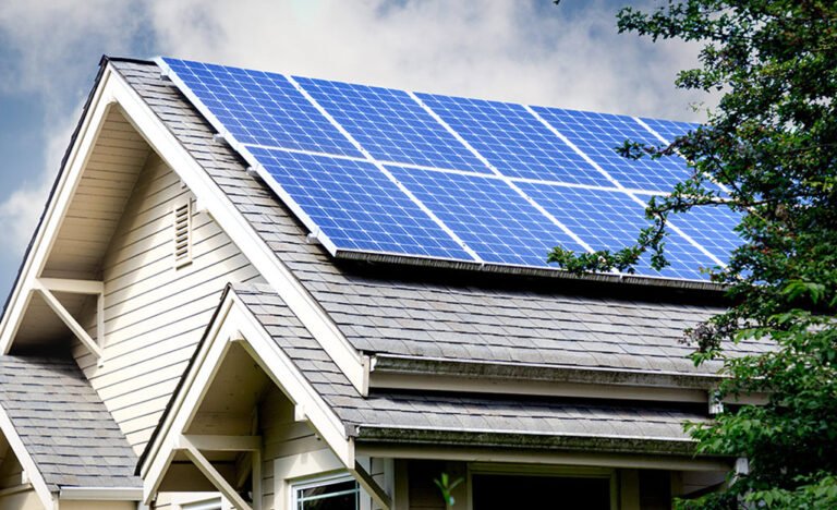 Ways to Reduce Solar Energy Costs with Federal Tax Credits